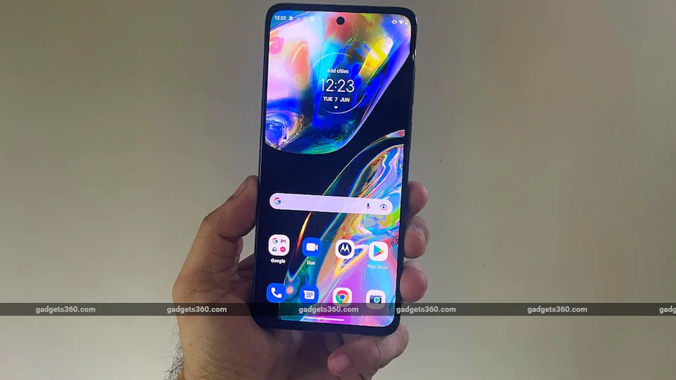 Moto G82 5G พร้อมจอแสดงผล 120Hz AMOLED, กล้องหลังสามตัวเปิดตัวในอินเดีย: ราคา, ข้อมูลจำเพาะ